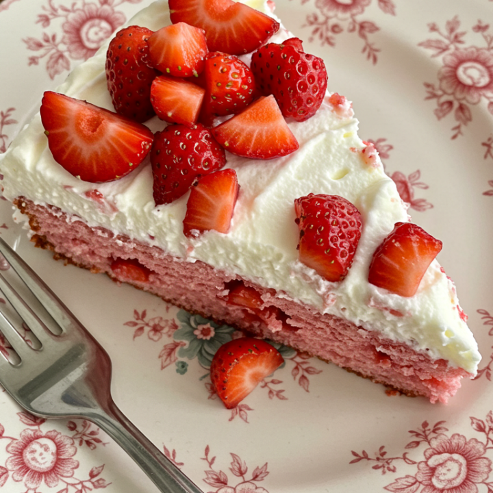 Mama Seward's Iconic Strawberry Cake Recipe