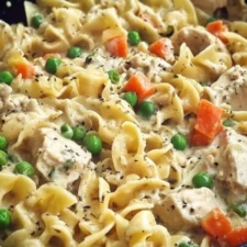 Chicken Pot Pie Noodle Skillet Recipe
